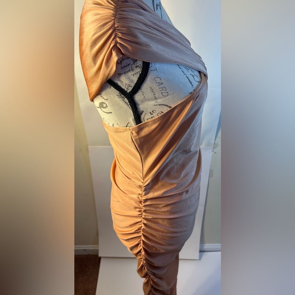 SOLD SHEIN,Women’s sexy body con satiny one shoulder peach colored dress 1XL NWT - Picture 4 of 7